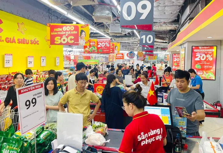 Bộ Công Thương: Không thiếu hàng hoá thiết yếu - Ảnh 2. Bộ Công Thương: Không thiếu hàng hoá thiết yếu - Ảnh 2.