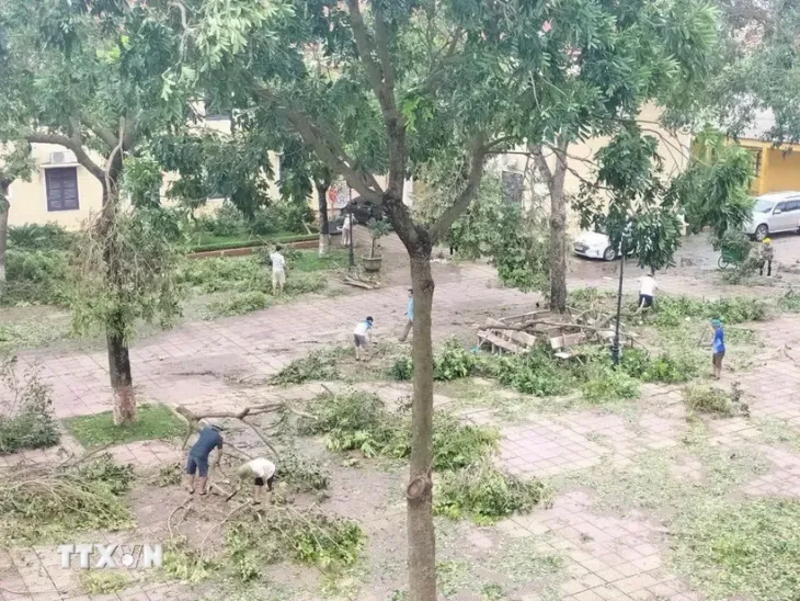 Sau bão số 3, học sinh nhiều tình/thành phố vẫn phải nghỉ học - Ảnh 1. Sau bão số 3, học sinh nhiều tình/thành phố vẫn phải nghỉ học - Ảnh 1.