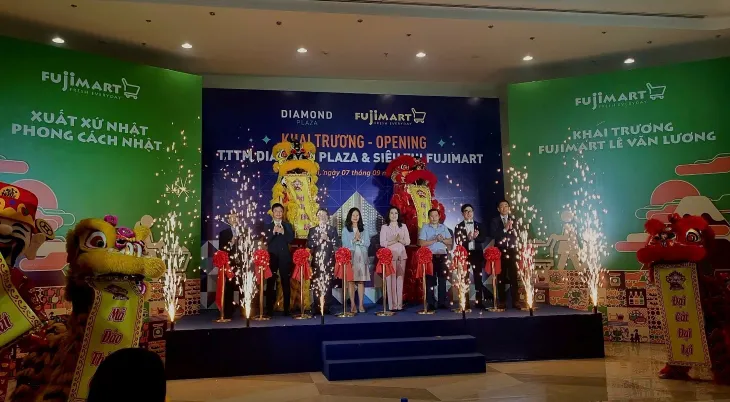 Khai trương siêu thị FujiMart mới tại TTTM Diamond Plaza, 25 Lê Văn Lương, Hà Nội - Ảnh 1.