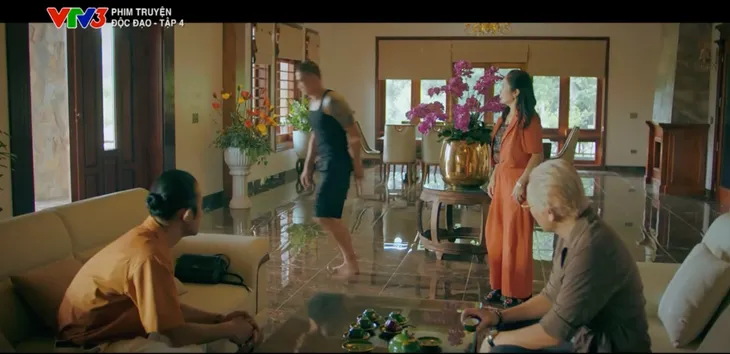 Độc đạo - Tập 4: Thua bạc trắng tay nhưng Khương liều lại gặp được chân ái cuộc đời - Ảnh 1. Độc đạo - Tập 4: Thua bạc trắng tay nhưng Khương liều lại gặp được chân ái cuộc đời - Ảnh 1.