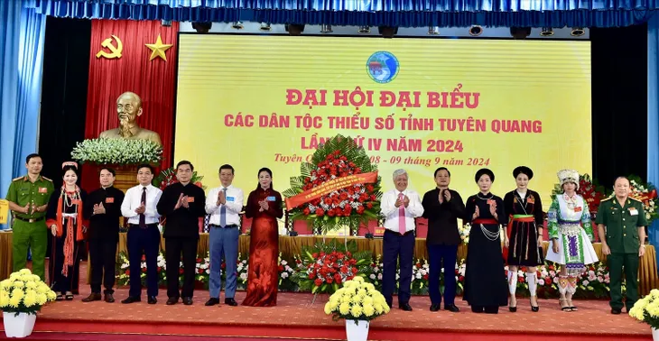 Tuyên Quang: Đặt mục tiêu đến năm 2029 tỷ lệ hộ nghèo dân tộc thiểu số giảm xuống dưới 10% - Ảnh 2. Tuyên Quang: Đặt mục tiêu đến năm 2029 tỷ lệ hộ nghèo dân tộc thiểu số giảm xuống dưới 10% - Ảnh 2.