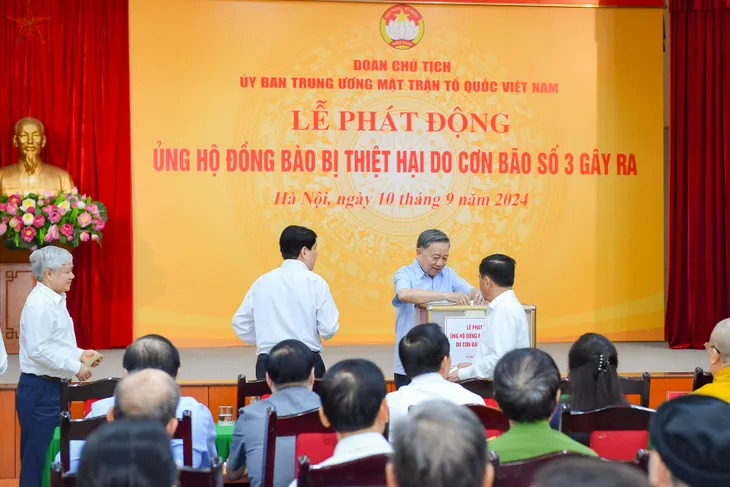 Tiếp nhận 407 tỉ đồng tại Lễ phát động ủng hộ đồng bào bị thiệt hại do bão số 3 gây ra - Ảnh 2.