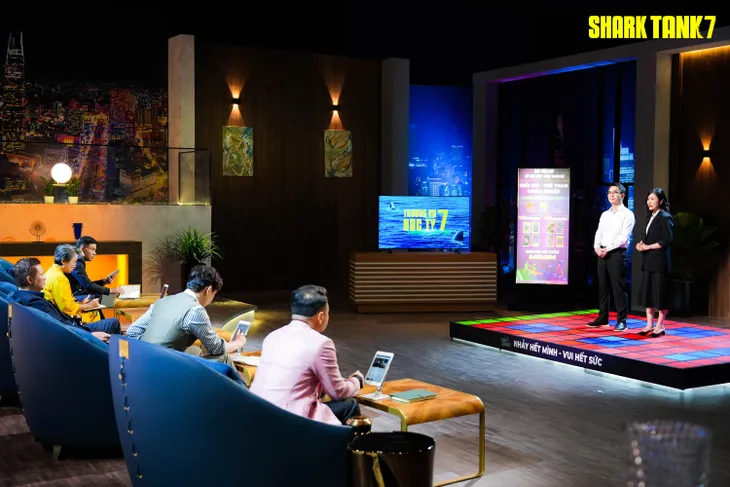 Shark Tank: Shark Minh Beta ra deal siêu đỉnh với startup mô hình trò chơi cho giới trẻ - Ảnh 1. Shark Tank: Shark Minh Beta ra deal siêu đỉnh với startup mô hình trò chơi cho giới trẻ - Ảnh 1.