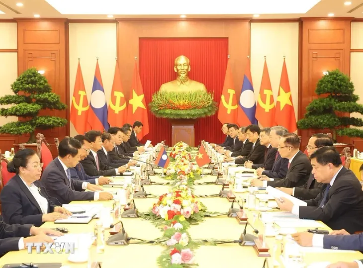 Tổng Bí thư, Chủ tịch nước Tô Lâm hội đàm với Tổng Bí thư, Chủ tịch nước Lào Thongloun Sisoulith - Ảnh 1.