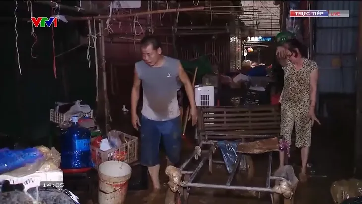 Lạng Sơn: Người dân khóc nghẹn vì mất trắng sau trận lụt lịch sử - Ảnh 2. Lạng Sơn: Người dân khóc nghẹn vì mất trắng sau trận lụt lịch sử - Ảnh 2.