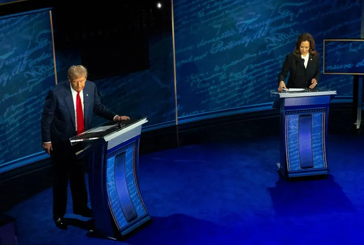 “Chiến thuật” giúp bà Harris chiếm ưu thế trong cuộc tranh luận với ông Trump - Ảnh 1. “Chiến thuật” giúp bà Harris chiếm ưu thế trong cuộc tranh luận với ông Trump - Ảnh 1.