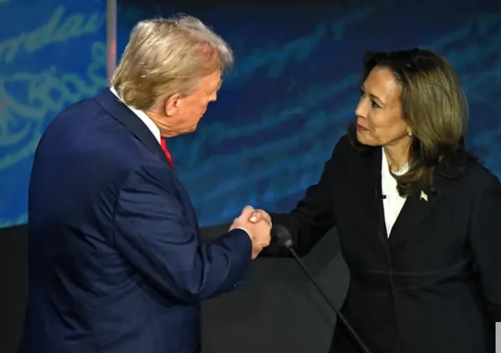 “Chiến thuật” giúp bà Harris chiếm ưu thế trong cuộc tranh luận với ông Trump - Ảnh 2. “Chiến thuật” giúp bà Harris chiếm ưu thế trong cuộc tranh luận với ông Trump - Ảnh 2.