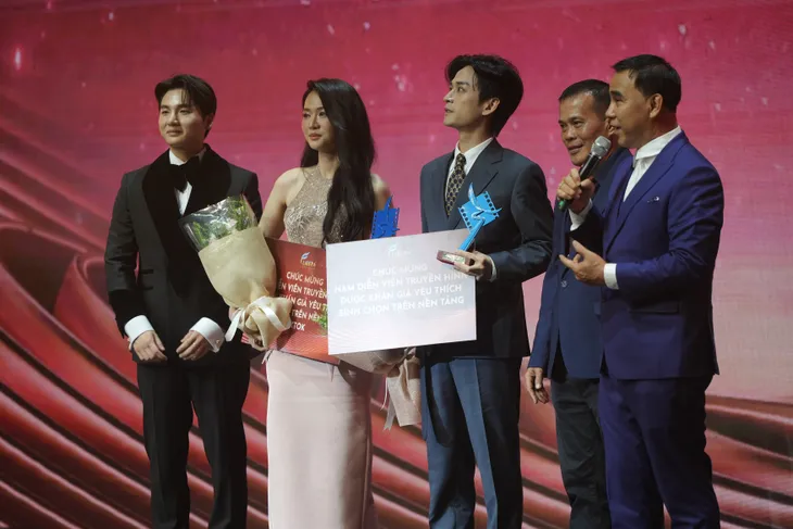Phim Mai thắng lớn tại Lễ trao giải Cánh diều 2024 - Ảnh 2. Phim Mai thắng lớn tại Lễ trao giải Cánh diều 2024 - Ảnh 2.