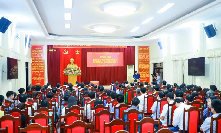 Nghệ An ủng hộ đồng bào bị thiệt hại do cơn bão số 3 - Ảnh 1. Nghệ An ủng hộ đồng bào bị thiệt hại do cơn bão số 3 - Ảnh 1.
