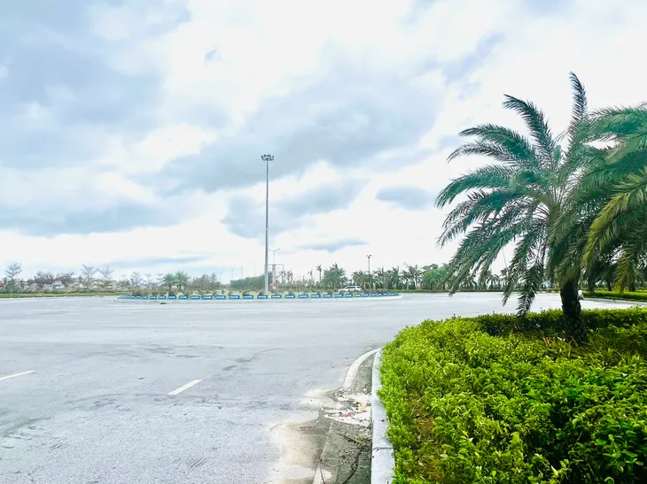 TP Hạ Long đã dần trở lại nhịp sống bình thường - Ảnh 5. TP Hạ Long đã dần trở lại nhịp sống bình thường - Ảnh 5.