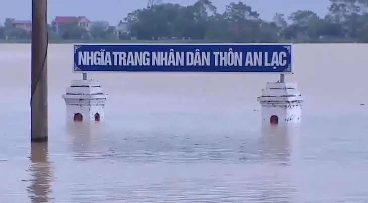 Hà Nội: Vùng dân cư ven sông Cầu, sông Cà Lồ chìm trong biển nước - Ảnh 1. Hà Nội: Vùng dân cư ven sông Cầu, sông Cà Lồ chìm trong biển nước - Ảnh 1.