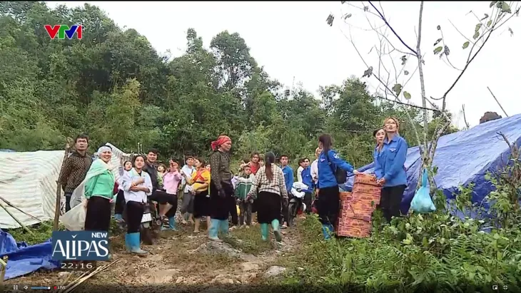 Hỗ trợ người dân bị ảnh hưởng của bão số 3 trở lại cuộc sống bình thường - Ảnh 3. Hỗ trợ người dân bị ảnh hưởng của bão số 3 trở lại cuộc sống bình thường - Ảnh 3.