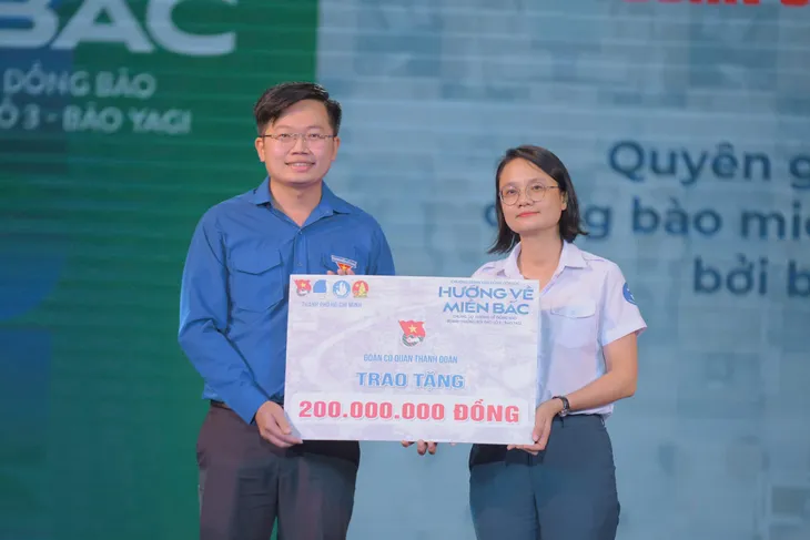 Tuổi trẻ TP Hồ Chí Minh chung tay hướng về đồng bào Miền Bắc - Ảnh 8. Tuổi trẻ TP Hồ Chí Minh chung tay hướng về đồng bào Miền Bắc - Ảnh 8.