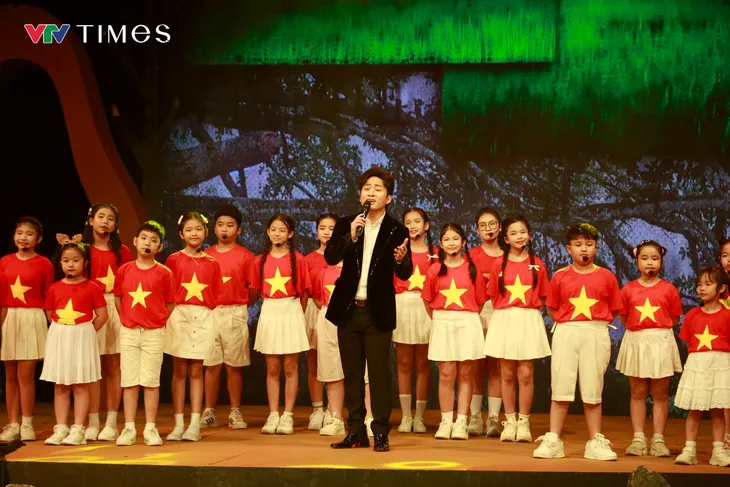 Chương trình Điểm tựa Việt Nam: Xúc động và ý nghĩa - Ảnh 12. Chương trình Điểm tựa Việt Nam: Xúc động và ý nghĩa - Ảnh 12.