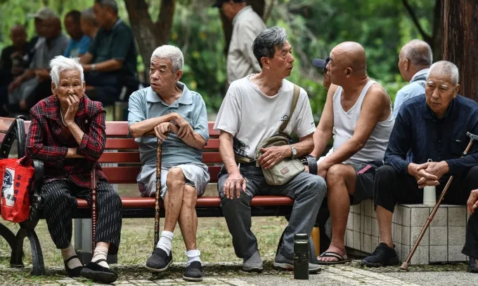 Trung Quốc lần đầu tăng tuổi nghỉ hưu thêm 5 năm sau nhiều thập kỉ - Ảnh 1. Trung Quốc lần đầu tăng tuổi nghỉ hưu thêm 5 năm sau nhiều thập kỉ - Ảnh 1.