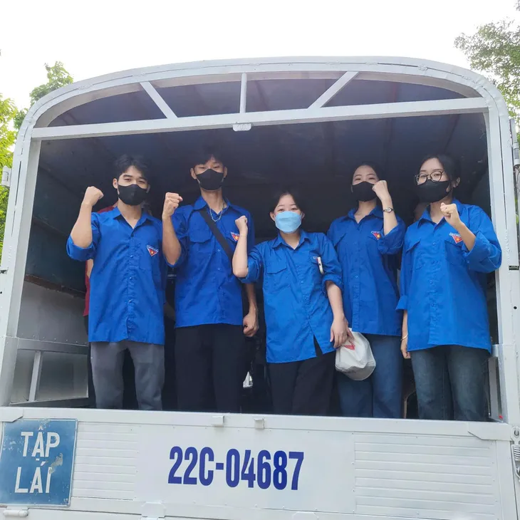 Tuyên Quang: Toàn dân tham gia tổng vệ sinh đường phố sau cơn bão số 3 - Ảnh 11. Tuyên Quang: Toàn dân tham gia tổng vệ sinh đường phố sau cơn bão số 3 - Ảnh 11.