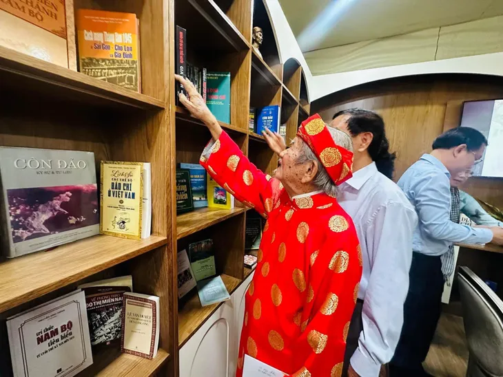 Ra mắt Không gian trải nghiệm Thư viện số Nguyễn An Ninh - Chuyên đề Nam Bộ - Ảnh 1. Ra mắt Không gian trải nghiệm Thư viện số Nguyễn An Ninh - Chuyên đề Nam Bộ - Ảnh 1.