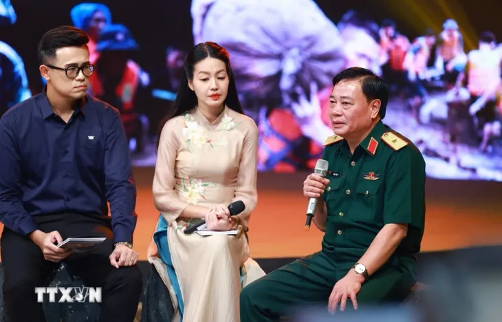 Thủ tướng Phạm Minh Chính dự Chương trình Điểm tựa Việt Nam - Ảnh 4. Thủ tướng Phạm Minh Chính dự Chương trình Điểm tựa Việt Nam - Ảnh 4.