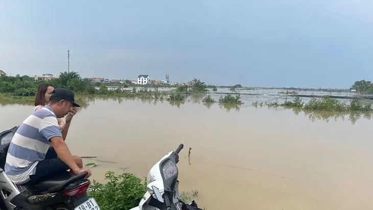 Nam Định tập trung mọi nguồn lực khắc phục hậu quả của bão, lũ - Ảnh 1. Nam Định tập trung mọi nguồn lực khắc phục hậu quả của bão, lũ - Ảnh 1.
