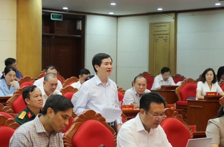 Thống nhất chủ trương dành 1.000 tỷ đồng từ ngân sách tỉnh cho khắc phục hậu quả bão - Ảnh 5. Thống nhất chủ trương dành 1.000 tỷ đồng từ ngân sách tỉnh cho khắc phục hậu quả bão - Ảnh 5.