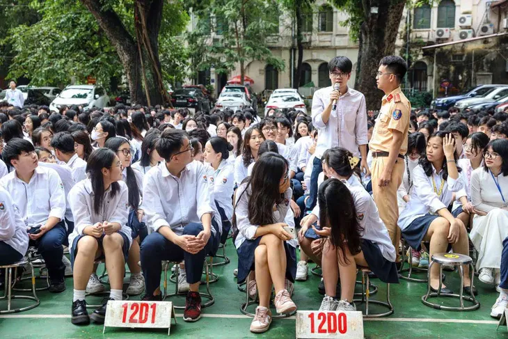 Hà Nội đẩy mạnh tuyên truyền an toàn giao thông cho lứa tuổi học sinh - Ảnh 6. Hà Nội đẩy mạnh tuyên truyền an toàn giao thông cho lứa tuổi học sinh - Ảnh 6.