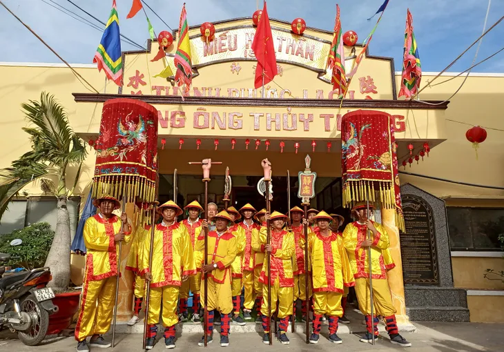 Lễ hội Nghinh Ông Cần Giờ 2024: Giữ gìn nét đẹp truyền thống - Ảnh 2. Lễ hội Nghinh Ông Cần Giờ 2024: Giữ gìn nét đẹp truyền thống - Ảnh 2.