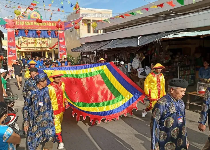 Lễ hội Nghinh Ông Cần Giờ 2024: Giữ gìn nét đẹp truyền thống - Ảnh 3. Lễ hội Nghinh Ông Cần Giờ 2024: Giữ gìn nét đẹp truyền thống - Ảnh 3.