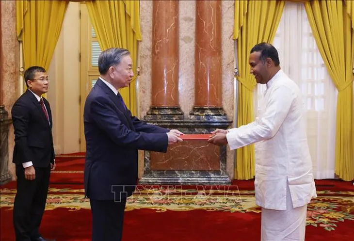 Tổng Bí thư, Chủ tịch nước tiếp các Đại sứ trình Quốc thư - Ảnh 1. Tổng Bí thư, Chủ tịch nước tiếp các Đại sứ trình Quốc thư - Ảnh 1.