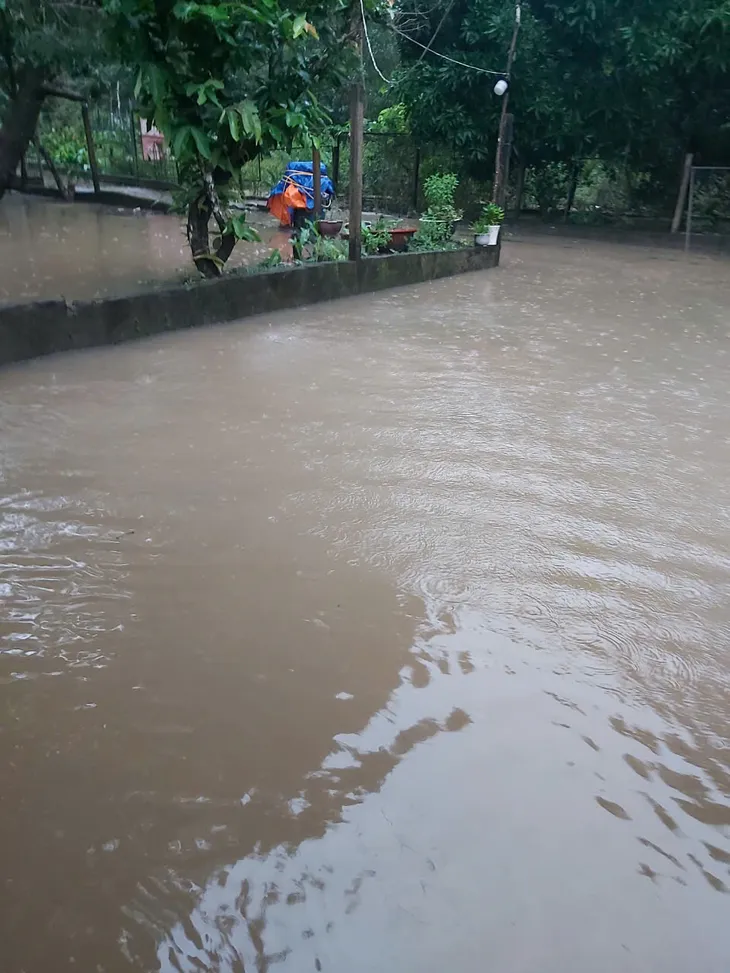 Mưa lớn gây ngập Phú Quốc, các tuyến tàu cao tốc tạm ngưng hoạt động - Ảnh 2. Mưa lớn gây ngập Phú Quốc, các tuyến tàu cao tốc tạm ngưng hoạt động - Ảnh 2.