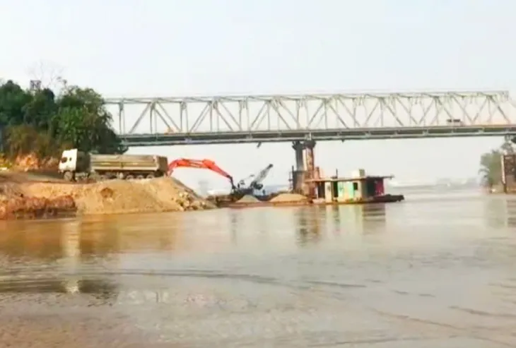 Sập cầu Phong Châu và những yếu tố có thể tác động - Ảnh 2. Sập cầu Phong Châu và những yếu tố có thể tác động - Ảnh 2.
