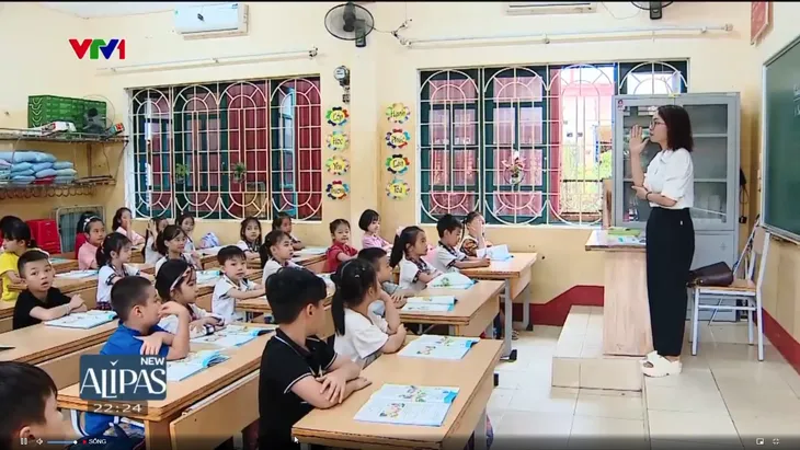 Cần bổ sung hơn 20 triệu sách giáo khoa cho các trường học bị ảnh hưởng bởi bão số 3 - Ảnh 2. Cần bổ sung hơn 20 triệu sách giáo khoa cho các trường học bị ảnh hưởng bởi bão số 3 - Ảnh 2.
