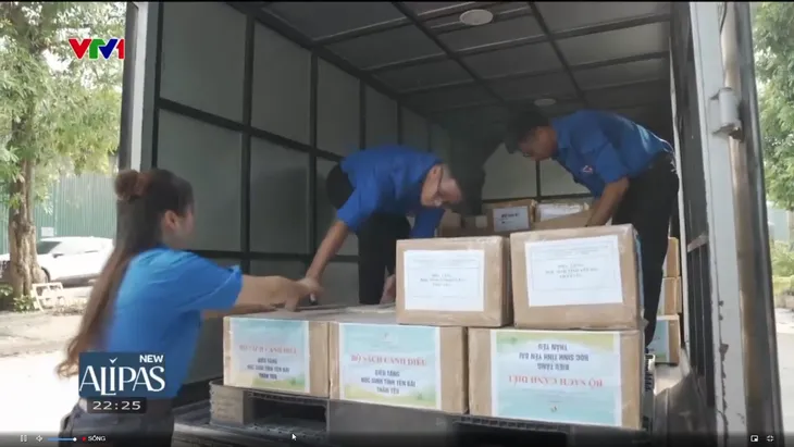 Cần bổ sung hơn 20 triệu sách giáo khoa cho các trường học bị ảnh hưởng bởi bão số 3 - Ảnh 6. Cần bổ sung hơn 20 triệu sách giáo khoa cho các trường học bị ảnh hưởng bởi bão số 3 - Ảnh 6.