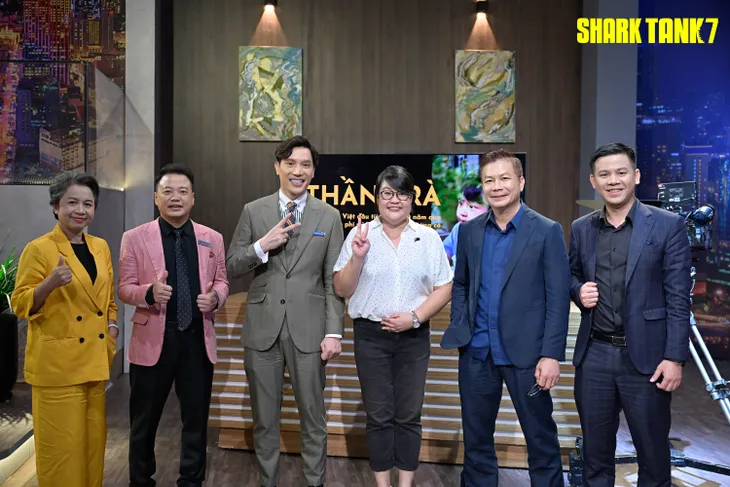 Shark Tank: Nữ biên kịch của những bộ phim điện ảnh trăm tỷ khiến cả 5 Shark chốt deal - Ảnh 5. Shark Tank: Nữ biên kịch của những bộ phim điện ảnh trăm tỷ khiến cả 5 Shark chốt deal - Ảnh 5.