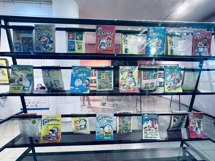 Triển lãm Từ Đôrêmon tới Doraemon, 30 năm hành trình mèo máy ở Việt Nam - Ảnh 1. Triển lãm Từ Đôrêmon tới Doraemon, 30 năm hành trình mèo máy ở Việt Nam - Ảnh 1.