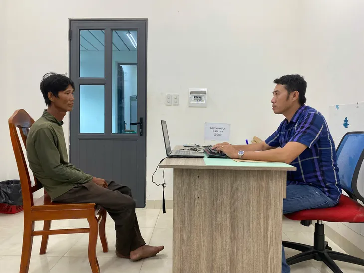 Vượt biển 12 hải lý bắt đối tượng truy nã đặc biệt nguy hiểm - Ảnh 1. Vượt biển 12 hải lý bắt đối tượng truy nã đặc biệt nguy hiểm - Ảnh 1.
