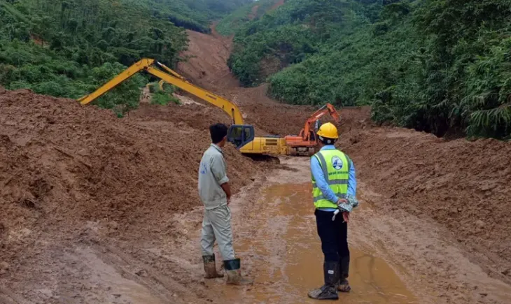 Lào Cai dồn sức khắc phục thiệt hại giao thông sau mưa bão - Ảnh 1. Lào Cai dồn sức khắc phục thiệt hại giao thông sau mưa bão - Ảnh 1.