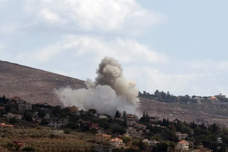 Israel, Hezbollah tấn công đáp trả nhau ồ ạt sau vụ nổ máy nhắn tin tại Lebanon - Ảnh 1. Israel, Hezbollah tấn công đáp trả nhau ồ ạt sau vụ nổ máy nhắn tin tại Lebanon - Ảnh 1.