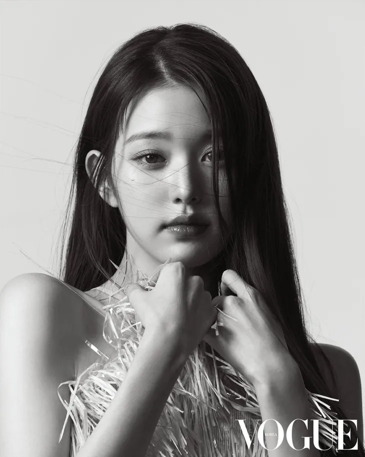 Jang Wonyoung - Nữ thần K-Pop thế hệ mới - Ảnh 1. Jang Wonyoung - Nữ thần K-Pop thế hệ mới - Ảnh 1.