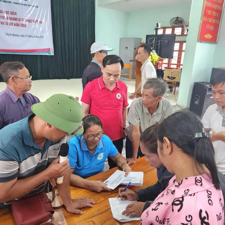 Hội Chữ thập đỏ Việt Nam chia sẻ với người dân bị thiệt hại do bão số 3 - Ảnh 1. Hội Chữ thập đỏ Việt Nam chia sẻ với người dân bị thiệt hại do bão số 3 - Ảnh 1.