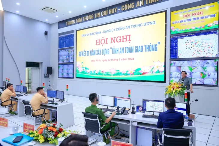 Thủ tướng Phạm Minh Chính: Mỗi tỉnh, thành phố an toàn giao thông thì cả nước an toàn giao thông - Ảnh 1. Thủ tướng Phạm Minh Chính: Mỗi tỉnh, thành phố an toàn giao thông thì cả nước an toàn giao thông - Ảnh 1.