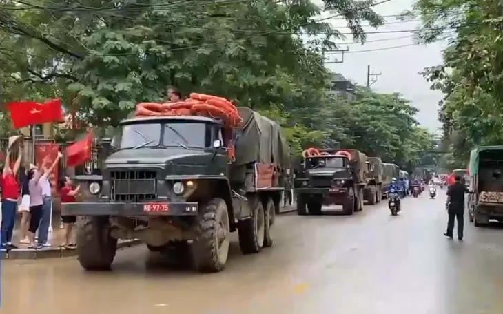 Thắm đượm tình quân dân - Ảnh 1. Thắm đượm tình quân dân - Ảnh 1.