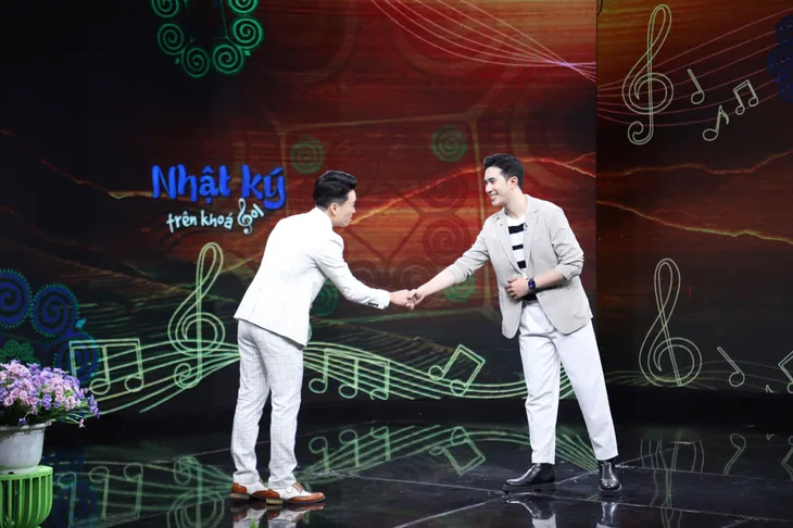 Nhật ký trên Khóa Sol: Gặp gỡ chàng ca sĩ trẻ mê hát dân ca - Ảnh 2. Nhật ký trên Khóa Sol: Gặp gỡ chàng ca sĩ trẻ mê hát dân ca - Ảnh 2.