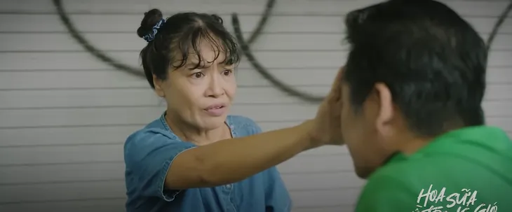 Hoa sữa về trong gió - Tập 18: Thuận mắng con quát chồng - Ảnh 5. Hoa sữa về trong gió - Tập 18: Thuận mắng con quát chồng - Ảnh 5.