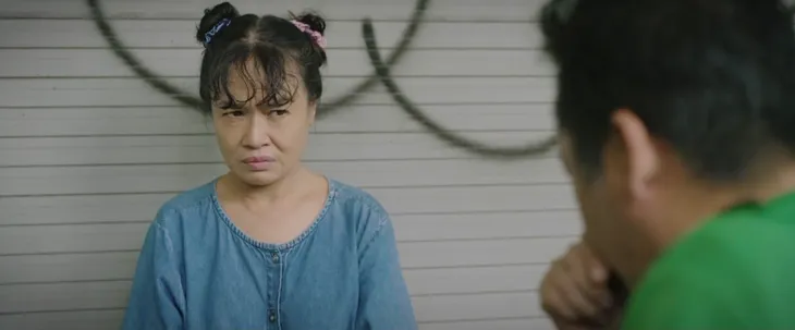 Hoa sữa về trong gió - Tập 18: Con ông Tùng vu khống bà Trúc có quan hệ trai gái với bố - Ảnh 8.