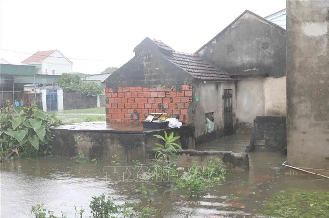 Sạt lở đất do mưa lớn diễn biến phức tạp ở nhiều địa phương miền núi - Ảnh 3. Sạt lở đất do mưa lớn diễn biến phức tạp ở nhiều địa phương miền núi - Ảnh 3.