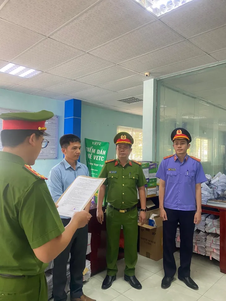 Tuyên án 2 Phó Giám đốc trung tâm đăng kiểm ở Quảng Bình vì tội nhận hối lộ - Ảnh 1. Tuyên án 2 Phó Giám đốc trung tâm đăng kiểm ở Quảng Bình vì tội nhận hối lộ - Ảnh 1.