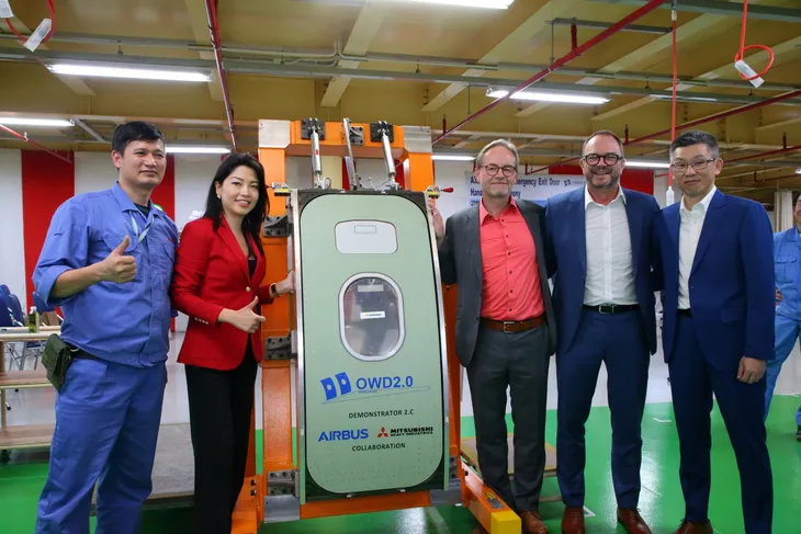 Cửa thoát hiểm máy bay “Made in Vietnam” - Ảnh 1. Cửa thoát hiểm máy bay “Made in Vietnam” - Ảnh 1.
