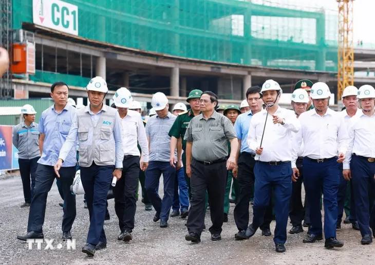 Thủ tướng: Phát động thi đua 450 ngày hoàn thành sân bay Long Thành vào cuối năm 2025 - Ảnh 1. Thủ tướng: Phát động thi đua 450 ngày hoàn thành sân bay Long Thành vào cuối năm 2025 - Ảnh 1.