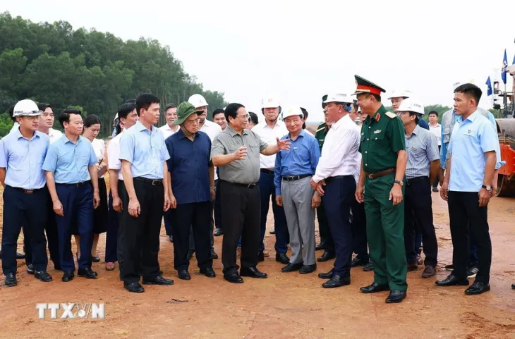 Thủ tướng: Phát động thi đua 450 ngày hoàn thành sân bay Long Thành vào cuối năm 2025 - Ảnh 4. Thủ tướng: Phát động thi đua 450 ngày hoàn thành sân bay Long Thành vào cuối năm 2025 - Ảnh 4.