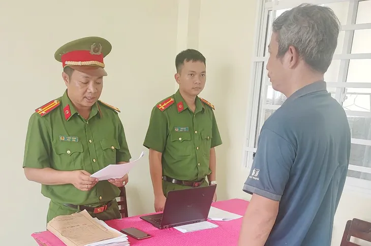 Khởi tố đối tượng dùng xăng giết người - Ảnh 2. Khởi tố đối tượng dùng xăng giết người - Ảnh 2.